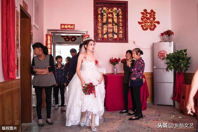 广东潮汕地区经过历代相沿积久而成人完婚要经过一系列的程序