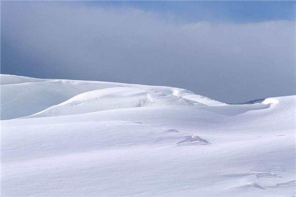 关于梦见雪地行走的含义，你知道吗？（周公解梦大全）